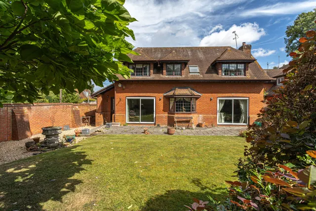 Photo 2 — Tylers Gate Alton Road, South Warnborough, Hook, RG29 1RP