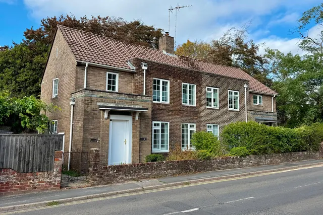 Southampton Road, Ringwood, BH24, photo 1