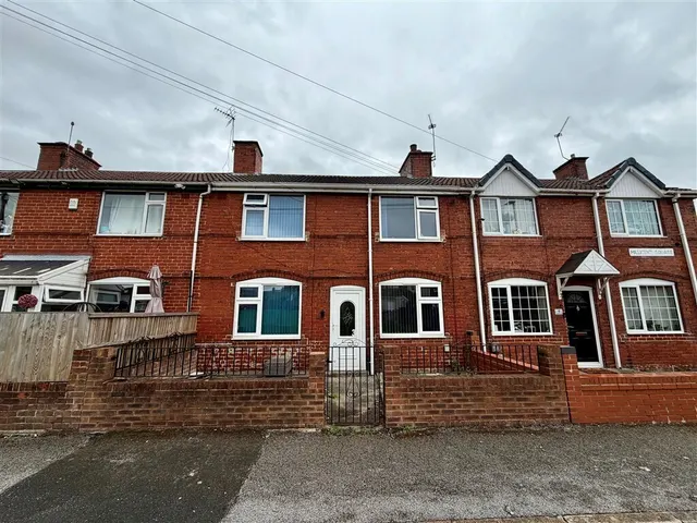 Millicent Square, Maltby, S66, photo 1