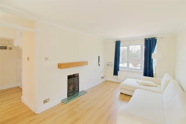 Photo 2 — Williams Close, Hanslope, Milton Keynes, Buckinghamshire, MK19