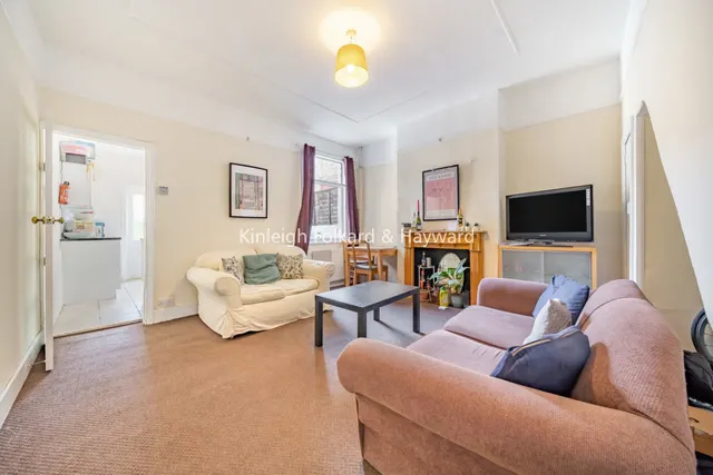 4 bedroom house — Pevensey Road, Tooting, London, SW17