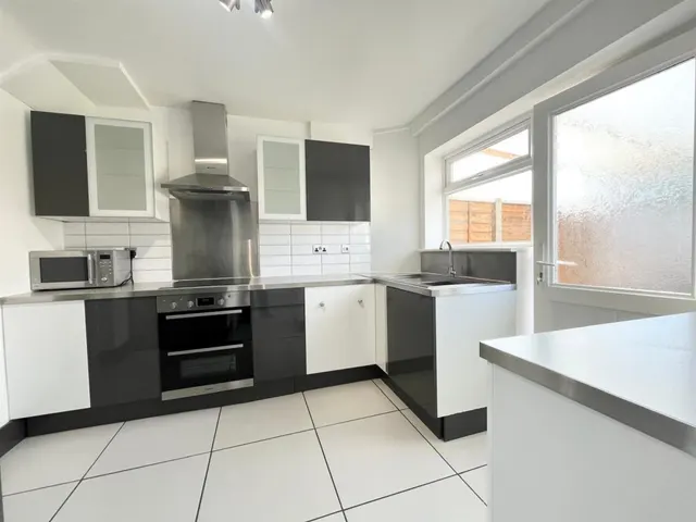 Leven Drive, Waltham Cross, photo 3