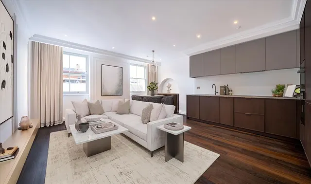 Charles Street, Mayfair, W1J, photo 1