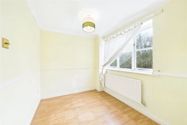 Coltsfoot Close, Burghfield Common, RG7, photo 3