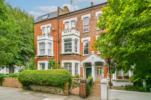 Flat First Floor, 28 Aynhoe Road, London, photo 1