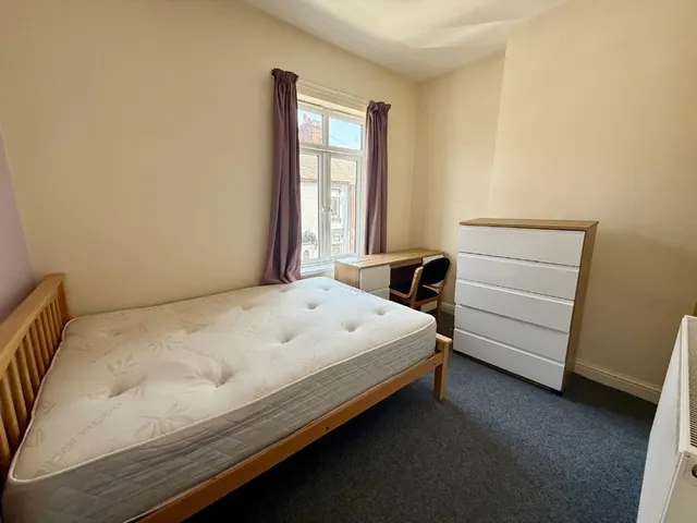 Guildford Street, Stoke-On-Trent, ST4, photo 3