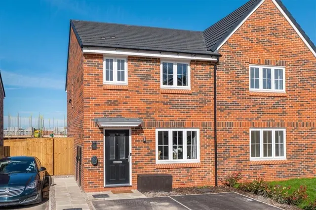 Burrow Road, Coppull, PR7, photo 1