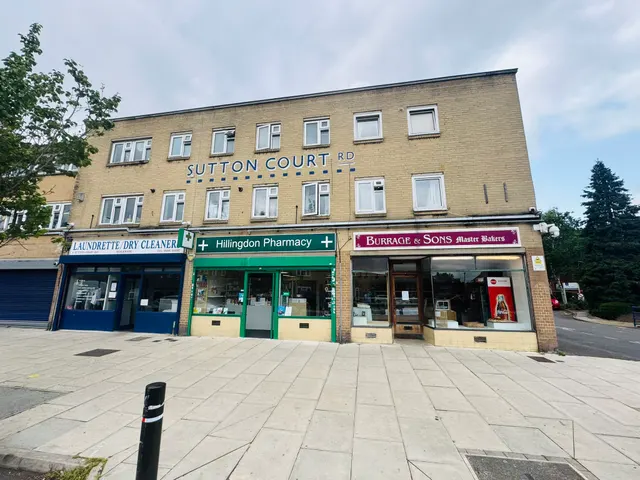 Sutton Court Road, Uxbridge, UB10, photo 1