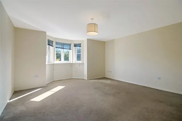 Photo 3 — Avondale Grove, East Kilbride, Glasgow, South Lanarkshire, G74