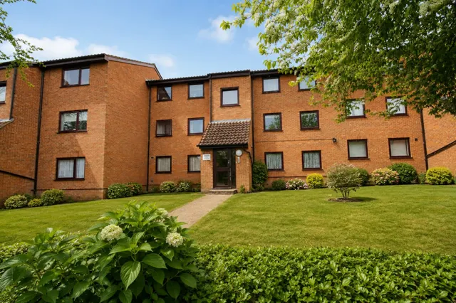 Photo 2 — Valley Green, Hemel Hempstead, Hertfordshire