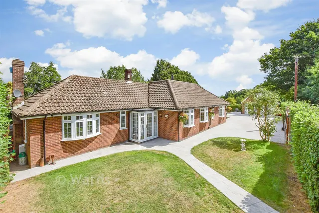 Pleasant Valley Lane, East Farleigh, ME15, photo 1