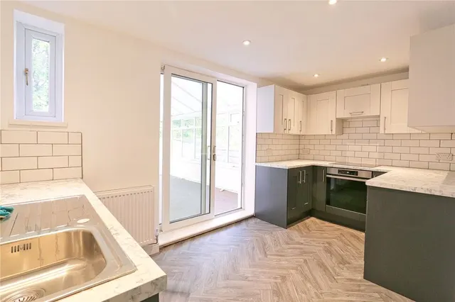 Birch Grove, Audenshaw, M34, photo 3