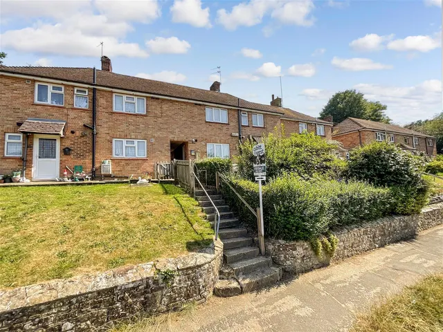 Manor Way, Uckfield, TN22, photo 1