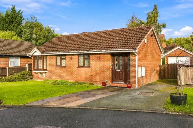 Fenwick Drive, Heaton Mersey, SK4, photo 1
