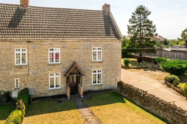 High Street, Harrold, MK43, photo 1