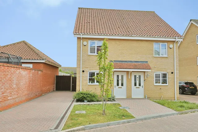 Wellesley Close, Poringland, Norwich, photo 1