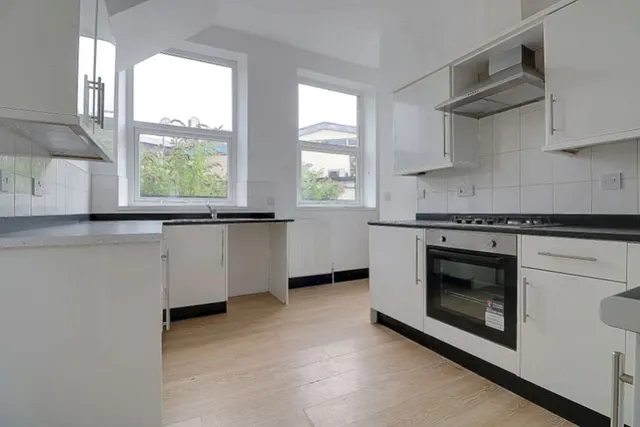 King Street, Mirfield, WF14, photo 2