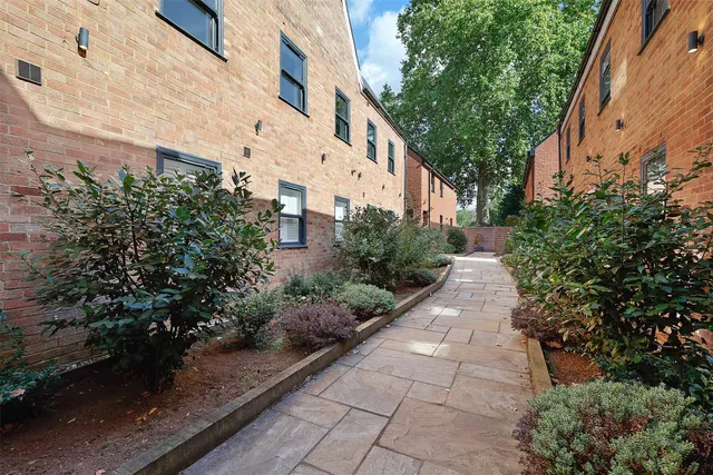 Bell Street, Reigate, RH2, photo 2