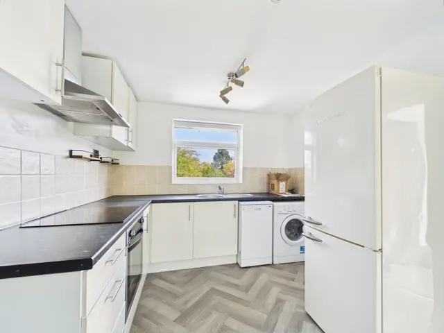 Halsey Drive, Hitchin, SG4, photo 3