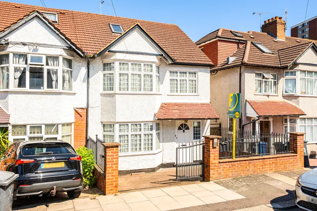 5 Aprey Gardens, London, photo 1