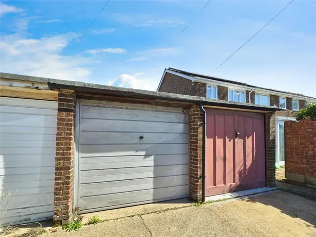 Maynard Close, Gosport, PO13, photo 3