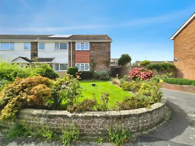 Maynard Close, Gosport, PO13, photo 1