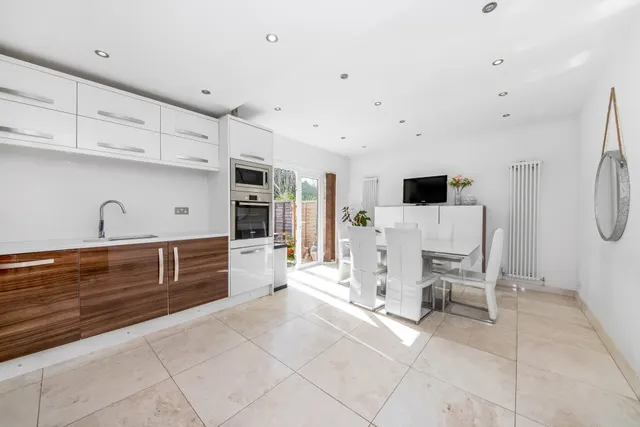 Photo 3 — Sidcup Road, Eltham, SE9 3NS