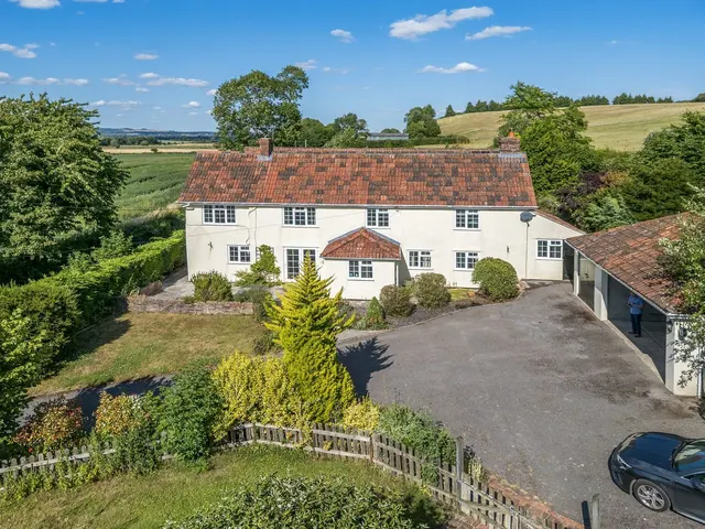 Super village edge position, Edington, BA13, photo 1