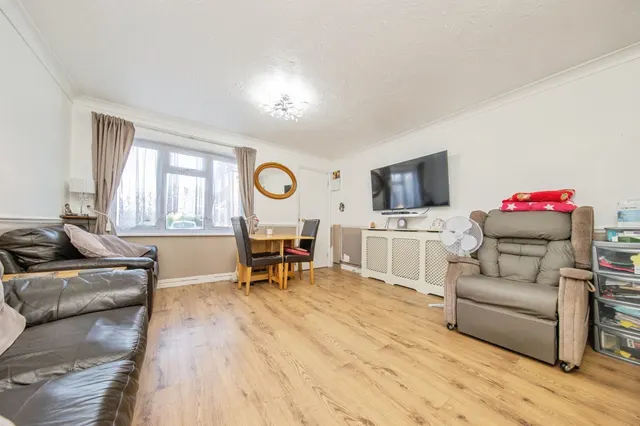 Constable Avenue, Clacton-On-Sea, CO16, photo 2