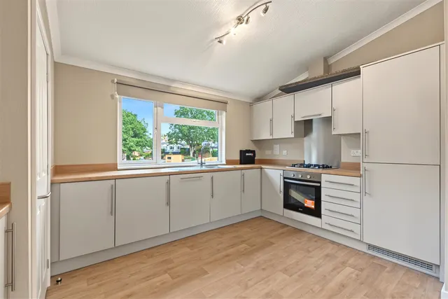 Frances Way, Killarney Park, NG6, photo 2