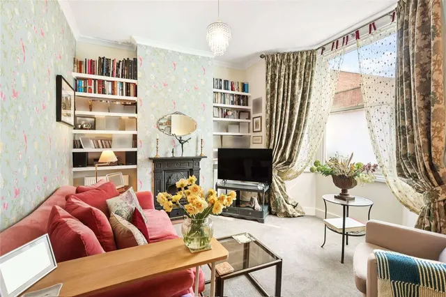 Bulwer Street, London, W12 8AP, photo 1