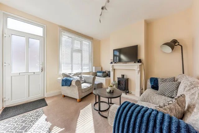 Tyndal Road, GRANTHAM, photo 1