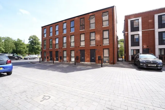 Elisabeth Gardens, Stockport, Greater Manchester, SK5, photo 1