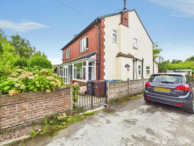 Woods Road, Wigan, WN2, photo 2