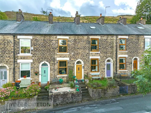 Grains Road, Delph, OL3, photo 1