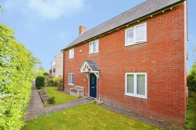 Kempton Close, BICESTER, photo 1