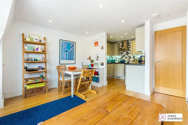 Upper Richmond Road West, East Sheen, SW14, photo 2