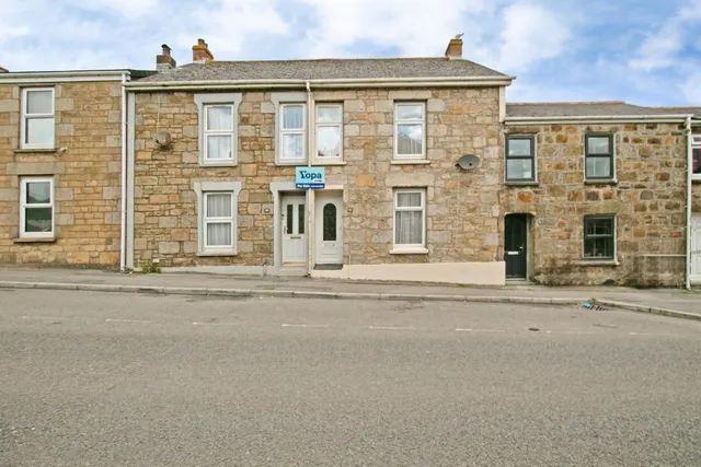 Pendarves Street, Camborne, TR14, photo 1