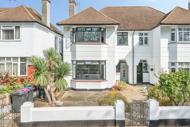 Northumberland Crescent, Southend-on-Sea, Essex, SS1, photo 1