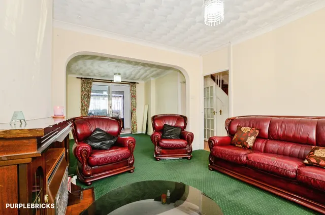 Woodside Close, Wembley, HA0, photo 2