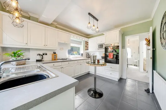 Seale Avenue, Audenshaw, M34, photo 3