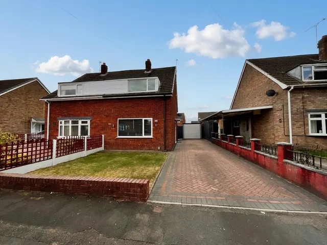 Newland Avenue, Stafford, ST16, photo 1