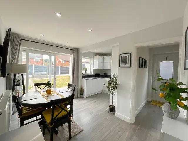 Newland Avenue, Stafford, ST16, photo 2