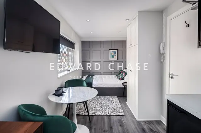 Perth Road, Ilford, IG2, photo 1