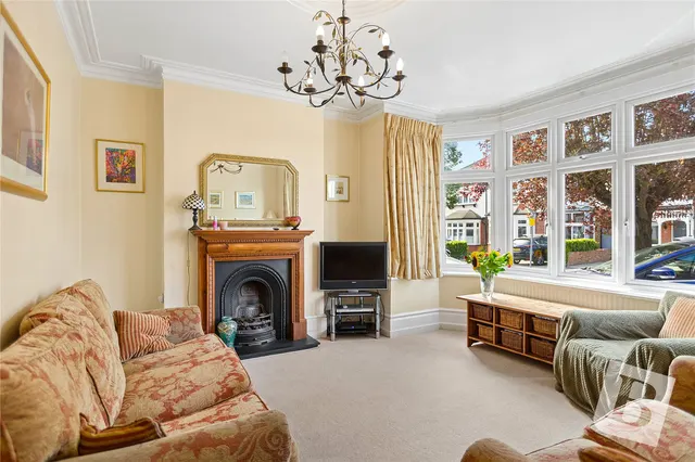 Howard Road, Upminster, RM14, photo 2