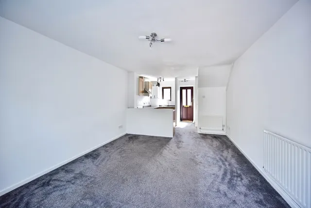 Photo 2 — Farrier Close, Weavering, Maidstone, Kent, ME14