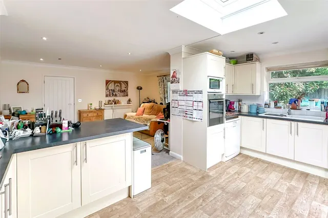 Rustington, Littlehampton, BN16, photo 2