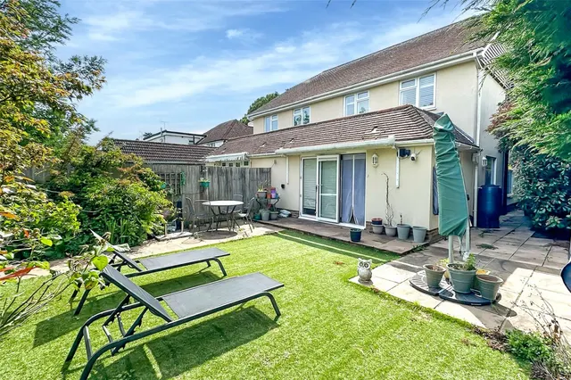 Rustington, Littlehampton, BN16, photo 1