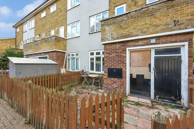 Plevna Street, London, E14, photo 1