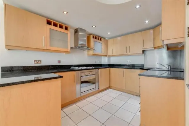 Millharbour, London, E14, photo 2